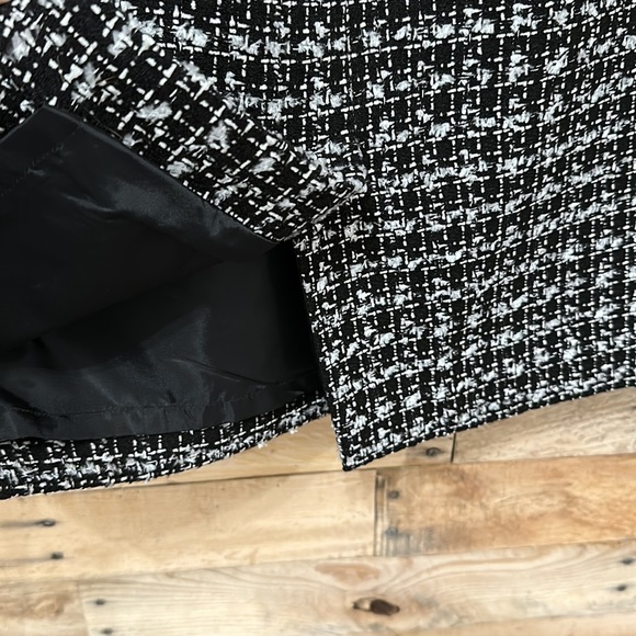 Talbots Women’s Professional/Office Black and White Pencil Skirt - Picture 3 of 5